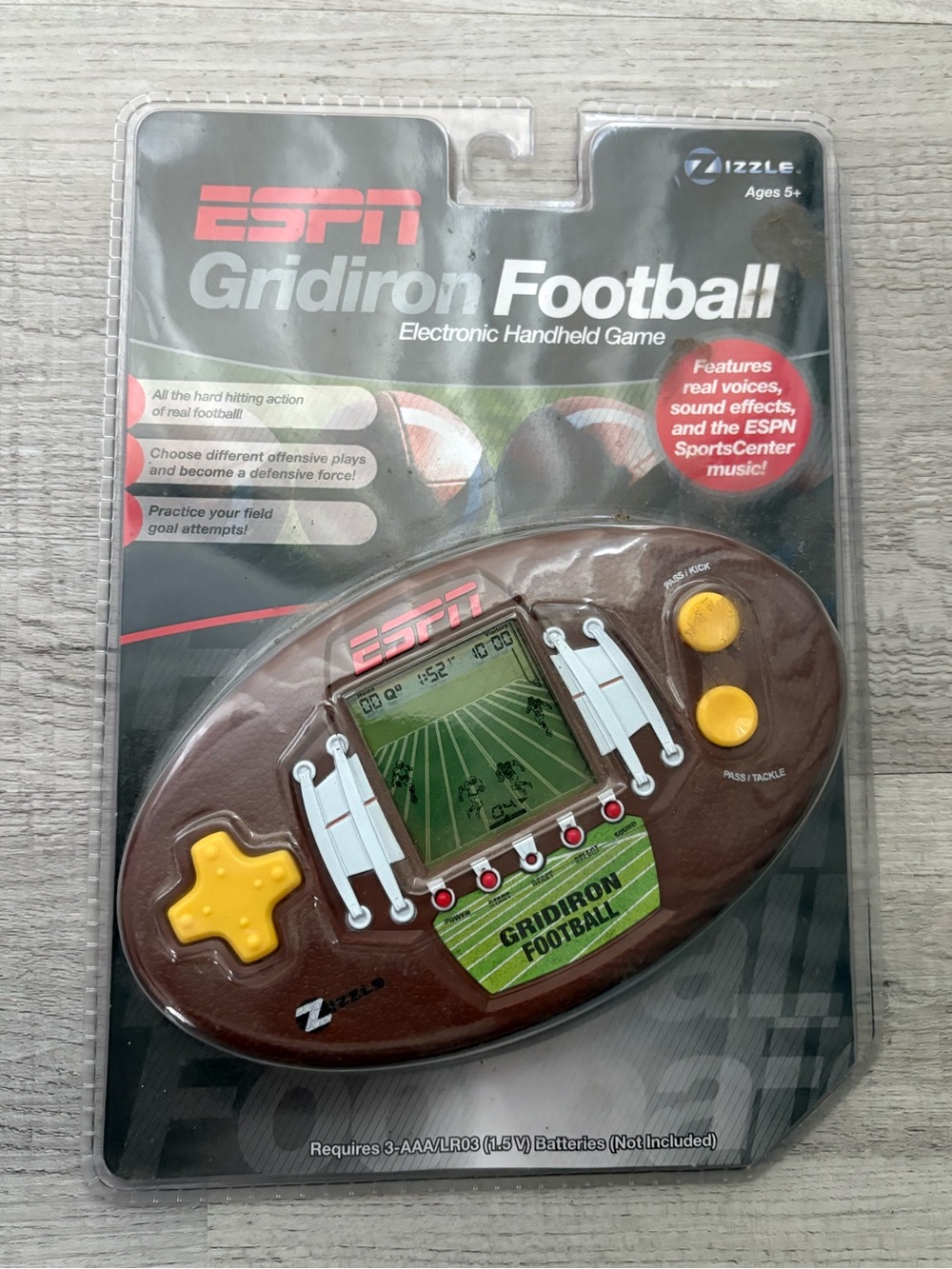 ESPN GRIDIRON FOOTBALL Electronic Handheld Game (2007 Zizzle) (New, Sealed)